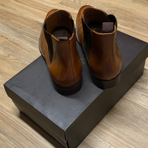 Men’s Tasso Elba Chelsea leather boot. - Picture 7 of 9